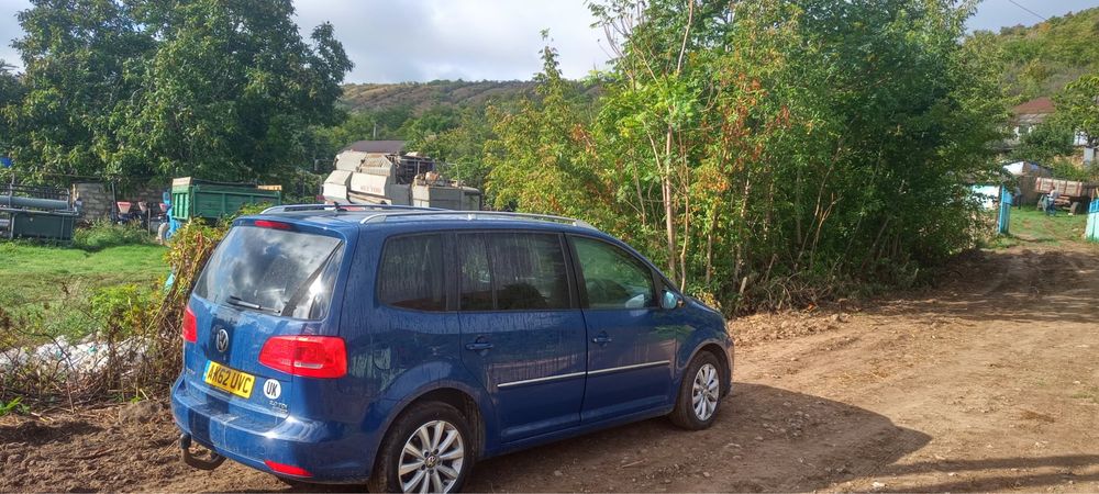 VOLKSWAGEN Touran 2012 — imagine 2