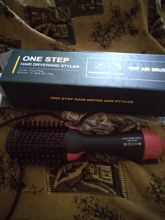 Расческа-фен для самых красивых