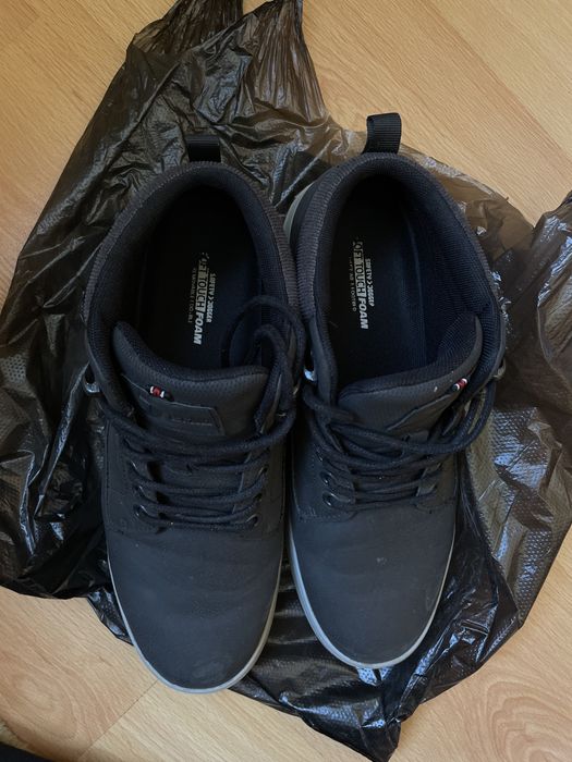 Продам ботинки почти новые