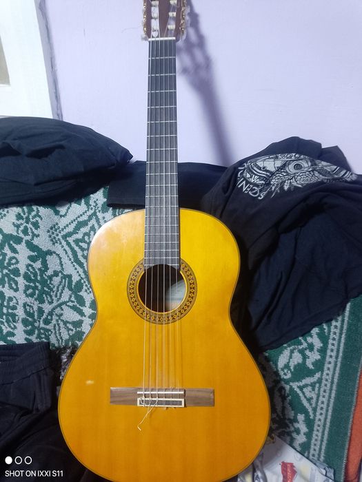 Гитара Ямаха c 80