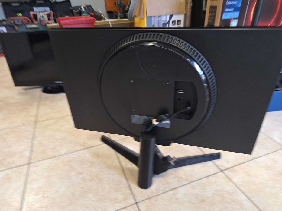 Монитор LG  27GS60F