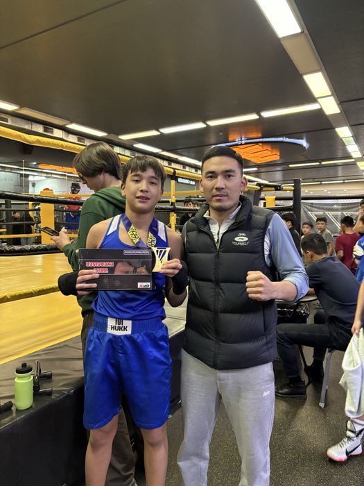 Записываемся на бокс ! Стань сильнее