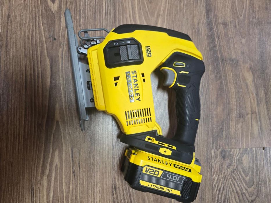 Set Stanley 18V fierastrau sabie si masini de gaurit -P-