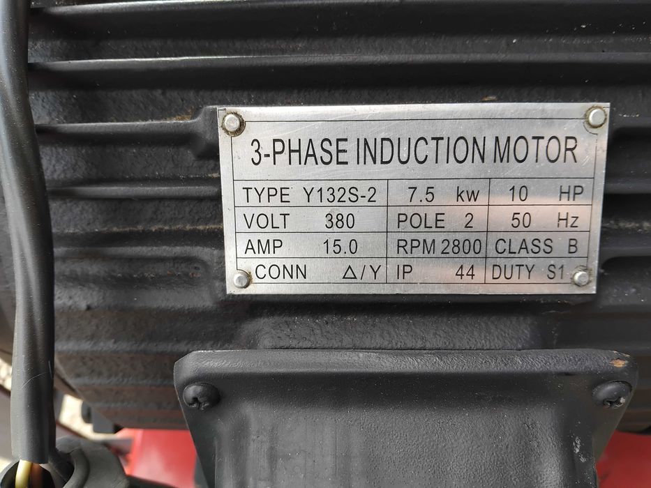 Два броя Компресори по  500литра