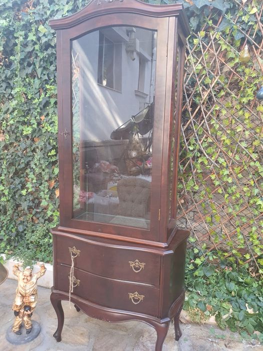 барокова витрина с долна част -орех