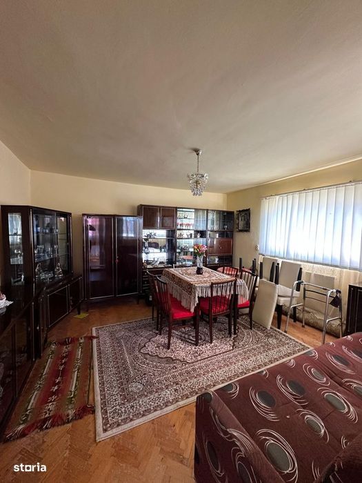 Casa 50 mp + teren 1.500 mp, front stradal 25 m – Urisor