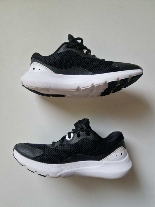 Under Armour Surge 3 оригинални маратонки