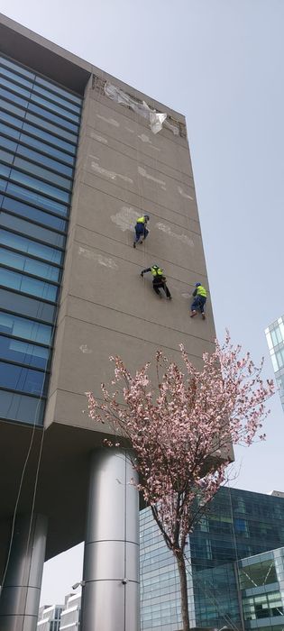 Alpinism utilitar cu experiență de peste 17 ani în domeniu!