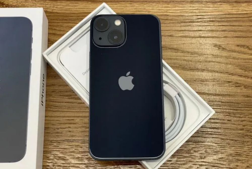 iPhone 13 mini 512GB: компактный айфон, памяти хватит на всё