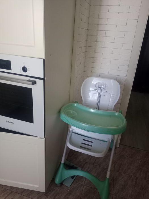 Продам детски стол