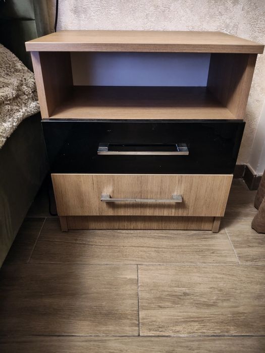 Pat tapițat(+2 noptiere)1.60/1.90, saltea Mobexpert perfectă stare