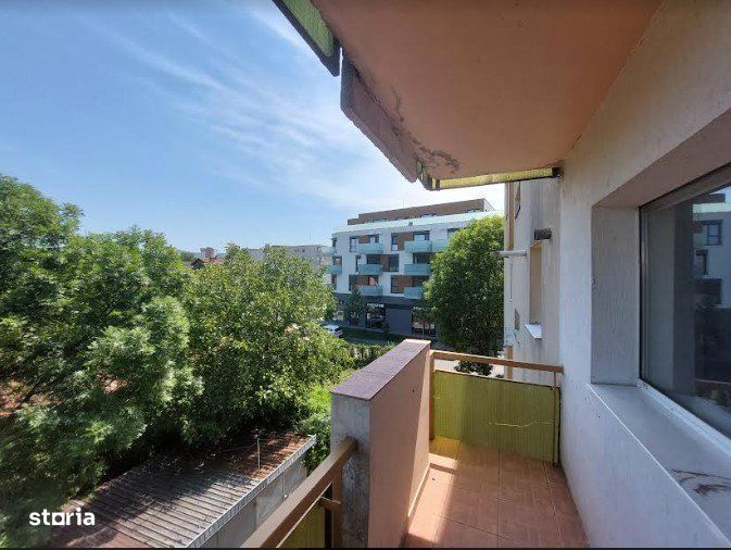 De inchiriat apart.3 camere decomandate zona UMF, str. Pasteur