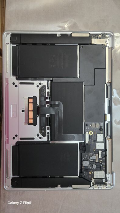 Macbook air A2337 8/256