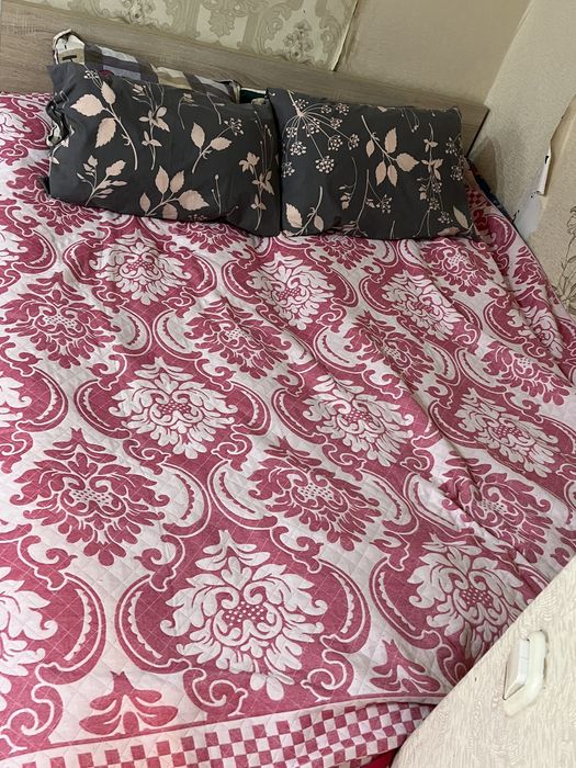 Кравать и шкаф