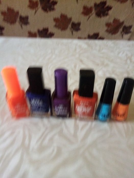Отдам лаки бесплатно.