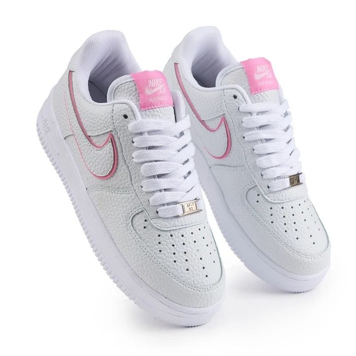 Adidasi dama nike
