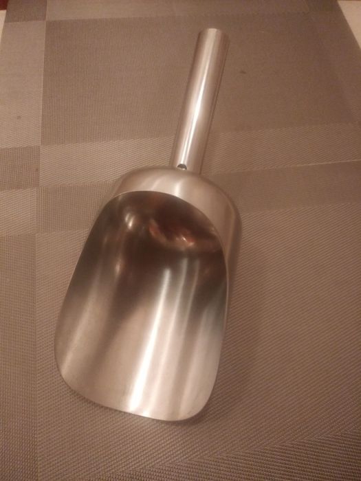 Продам савок для сыпучих продуктов и большой венчик