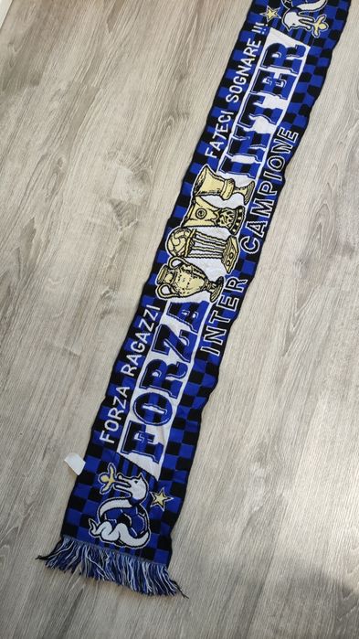 Футболен Шал на Интер