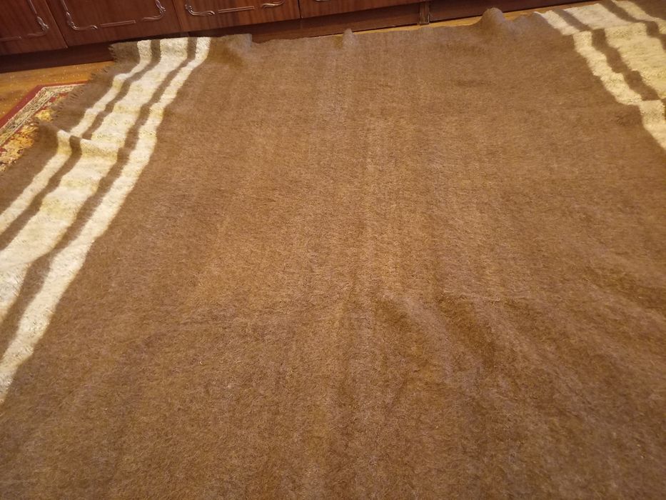 Вълнени ръчно тъкани одеяла с ресни..