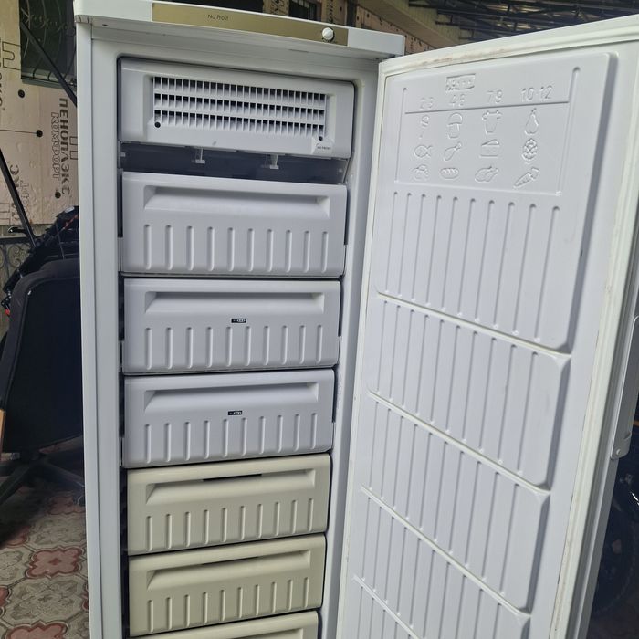 Продается морозильник Индезит