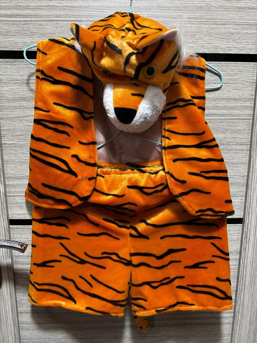 Продам детские костюмы