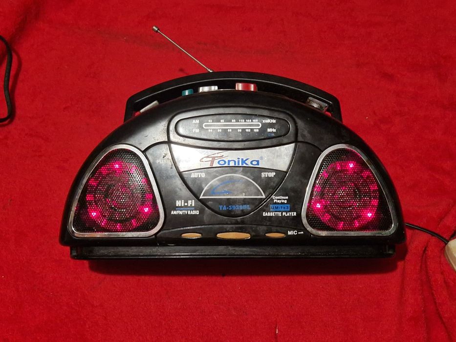 Radio casetofon defect