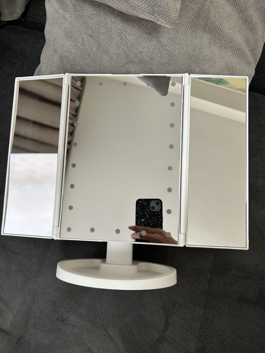 Огледало със светлинки