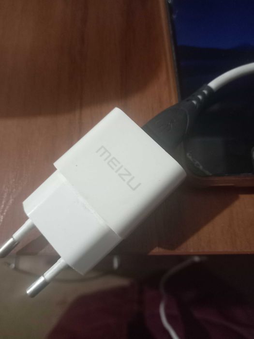Продам мобильный телефон Meizu m5c