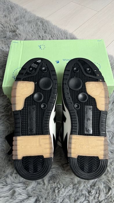 Off White out of office