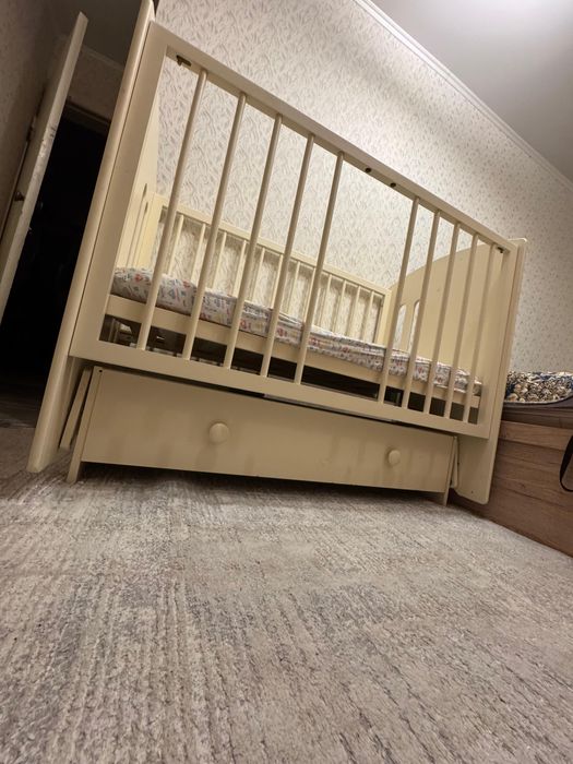 Детская кровать-манеж