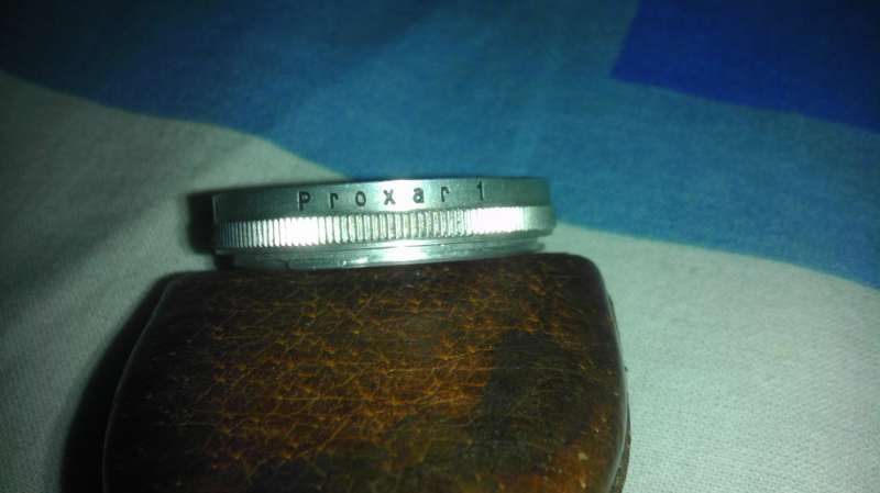 Carl Zeiss Jena : ПРОКСАРНИ ЛЕЩИ TLR -дву обективни, Бутон за снимане.