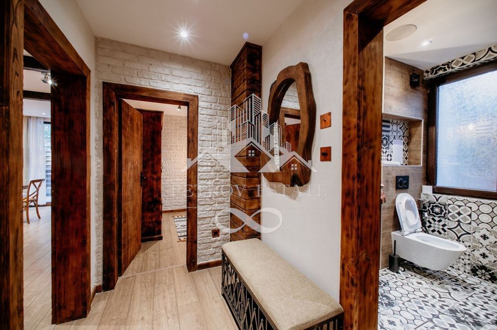 Продава се Тристаен апартамент в Велинград - 180 кв.м за 1084 €/кв.м - Снимка #8