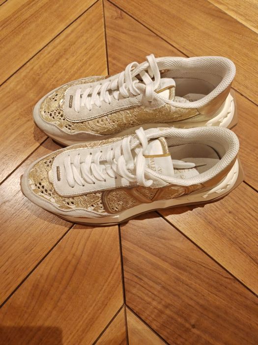 Valentino Garavani Lacerunner