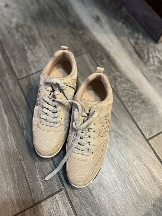 Adidasi originali guess