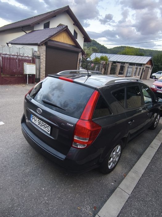 Vând Kia Ceed 2011