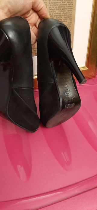 Дамски официални обувки, сандалети и ботуши 36 и 37 номер от естествен