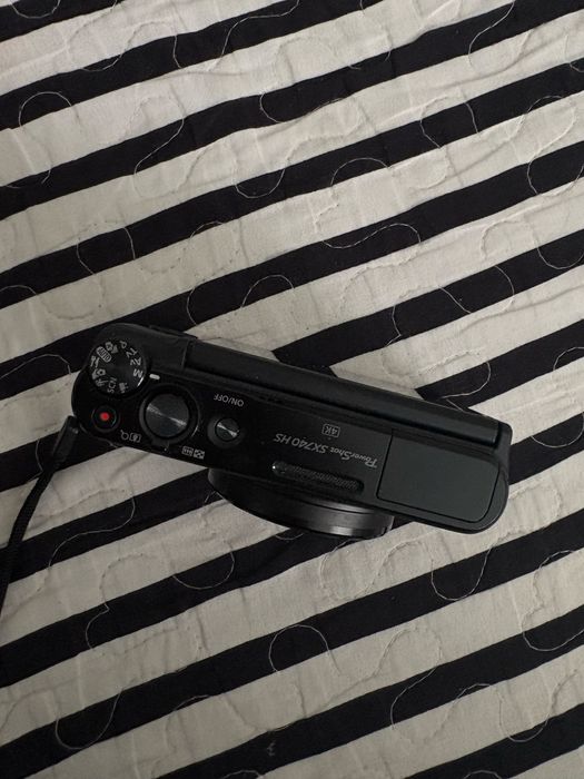 Продаю камеру canon 740hs