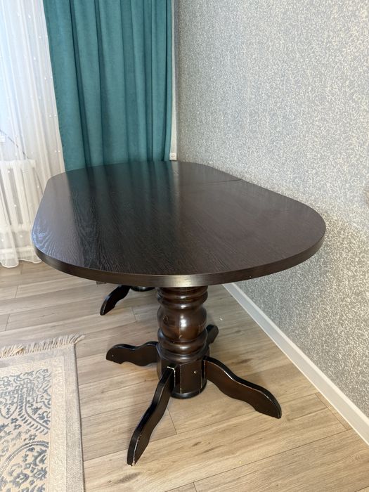 Стол для гостиной