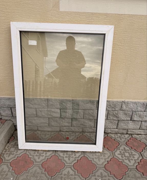 Продам окно пластиковое глухое