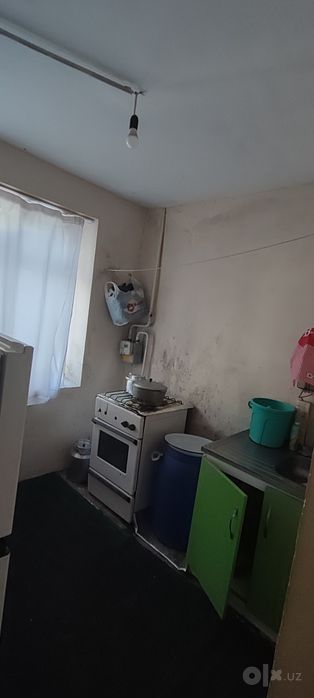 2 xonali katta balkonli kvartira sotiladi.