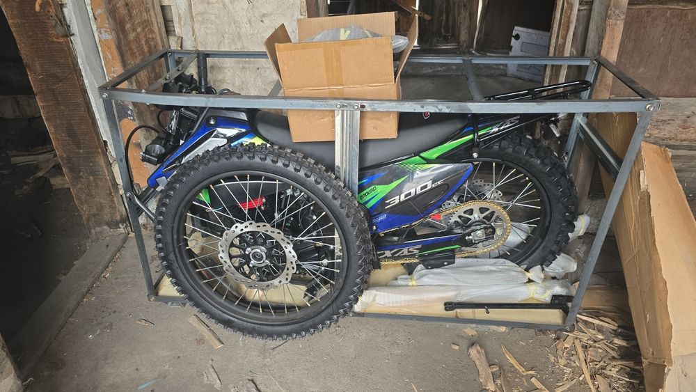 есть гарантии пол года