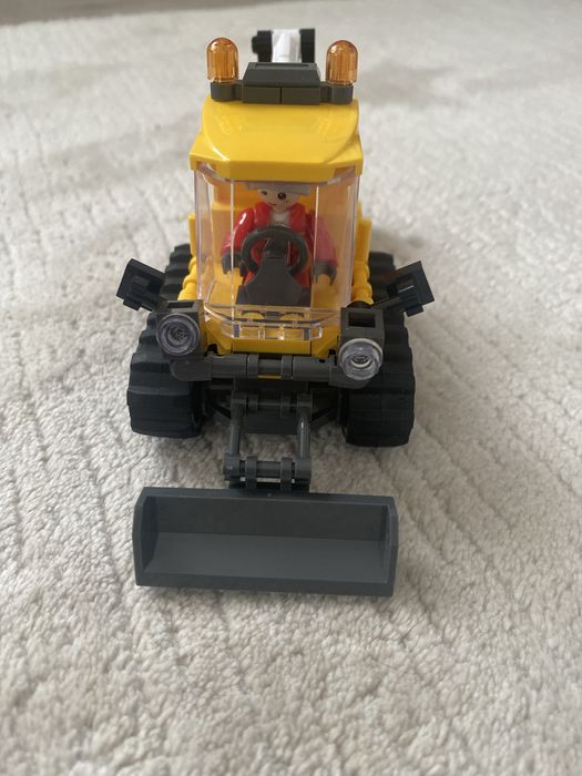 Продаю лего машину