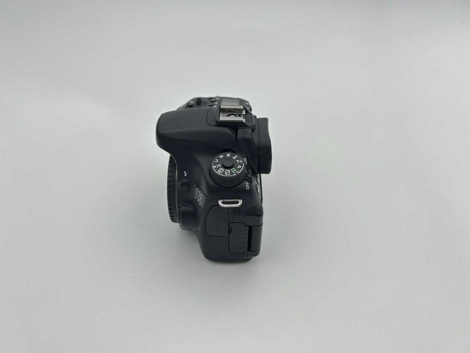 Профессиональная цифровая камера Canon EOS 70D