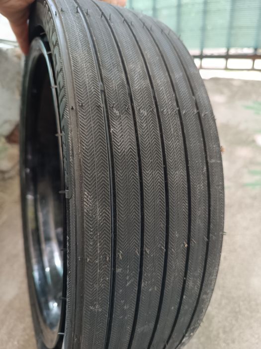 Резервна гума-патерица-Mercedes.