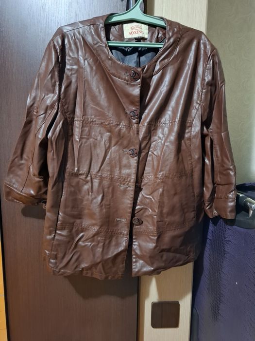 Женская верхняя одежда и платья