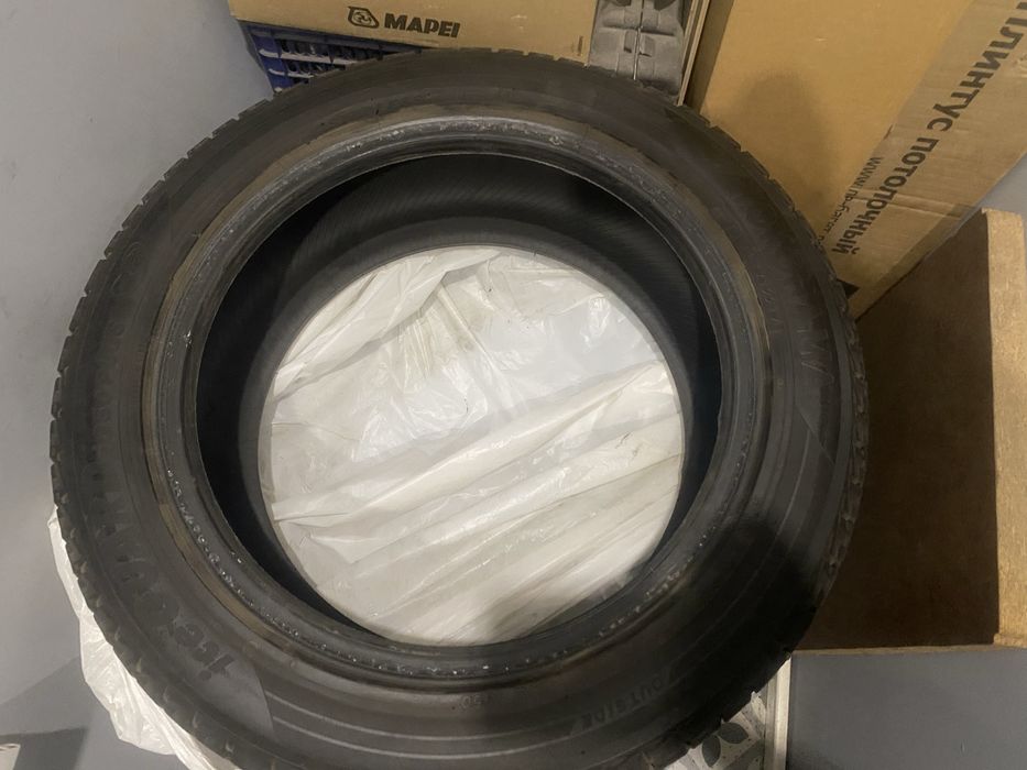 Шины Yokohama 215/55/R17.