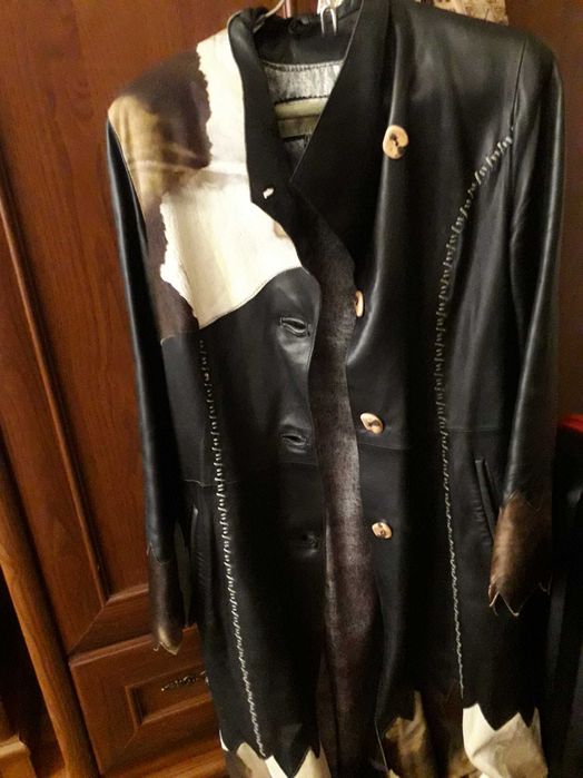 Продам кожаный плащ.