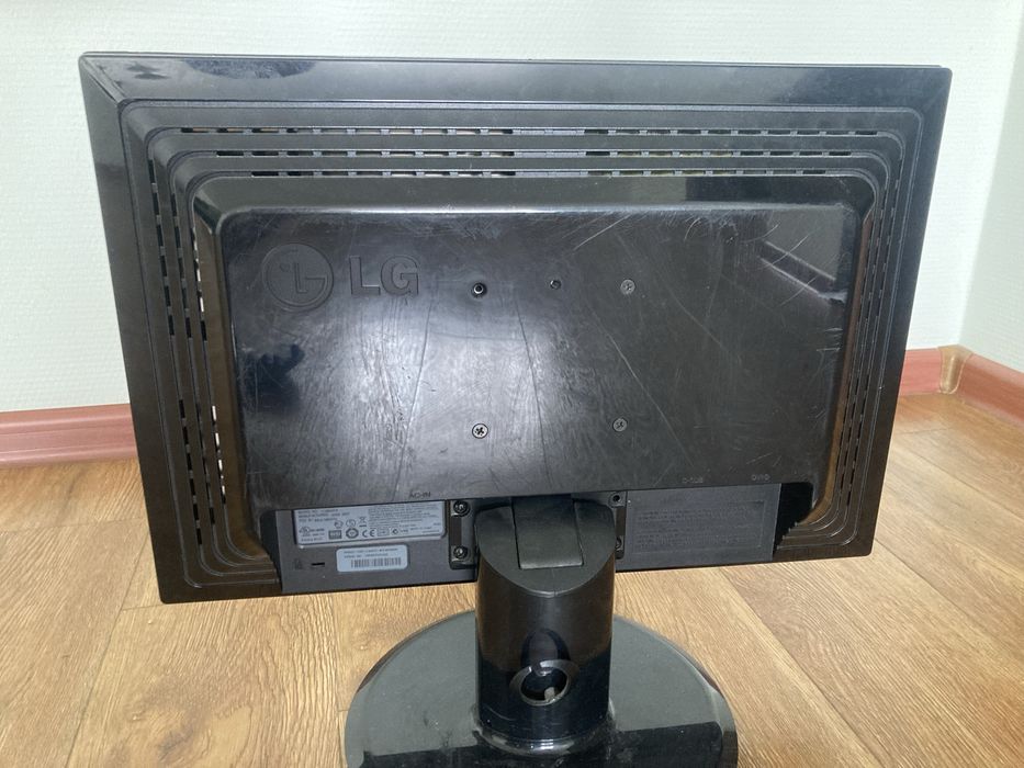 Монитор LG 19 дюйм