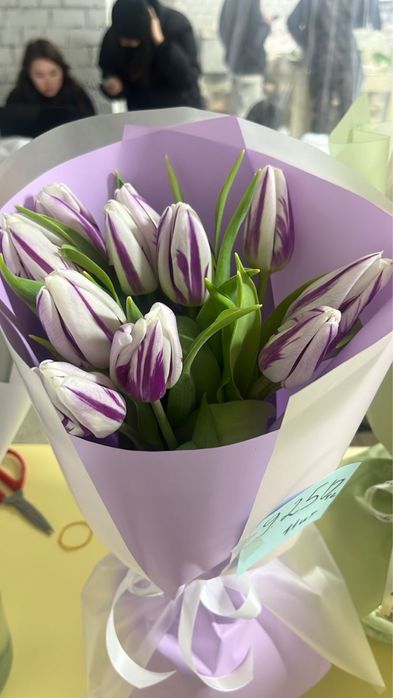 Готовые букеты на 8 марта 1шт 700тг