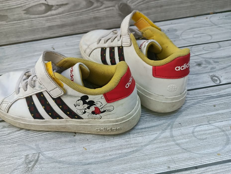 Adidas Mickey Mouse N 32